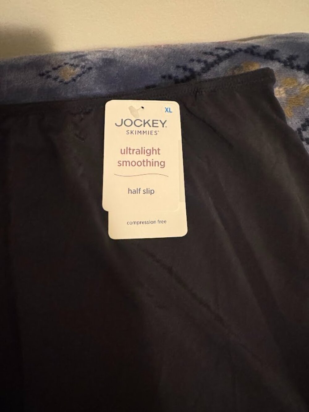Jockey ultralight smoothing half slip size xl black in color - Picture 2 of 4